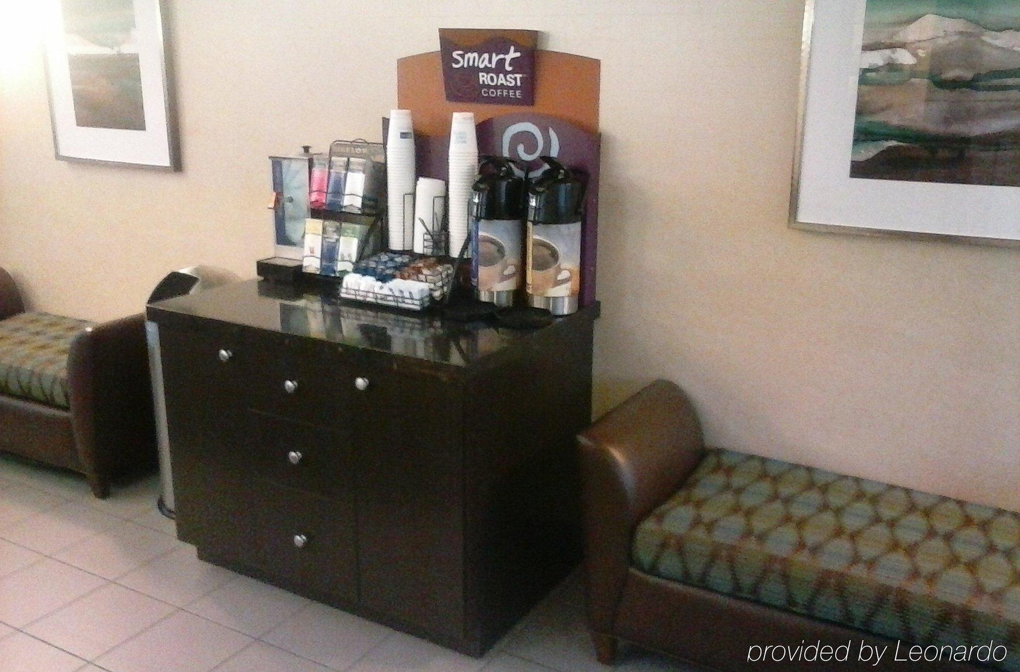 Holiday Inn Express Des Moines-At Drake University, An Ihg Hotel Exterior foto
