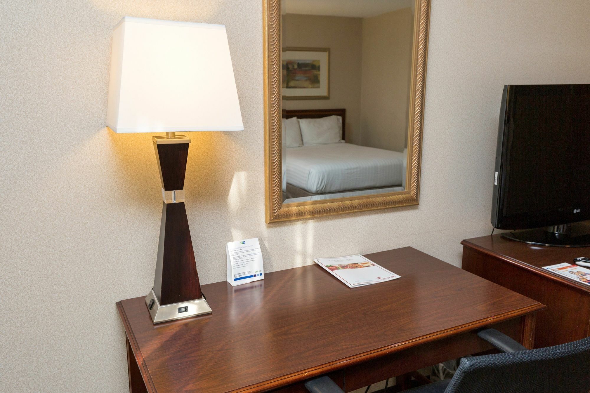 Holiday Inn Express Des Moines-At Drake University, An Ihg Hotel Exterior foto