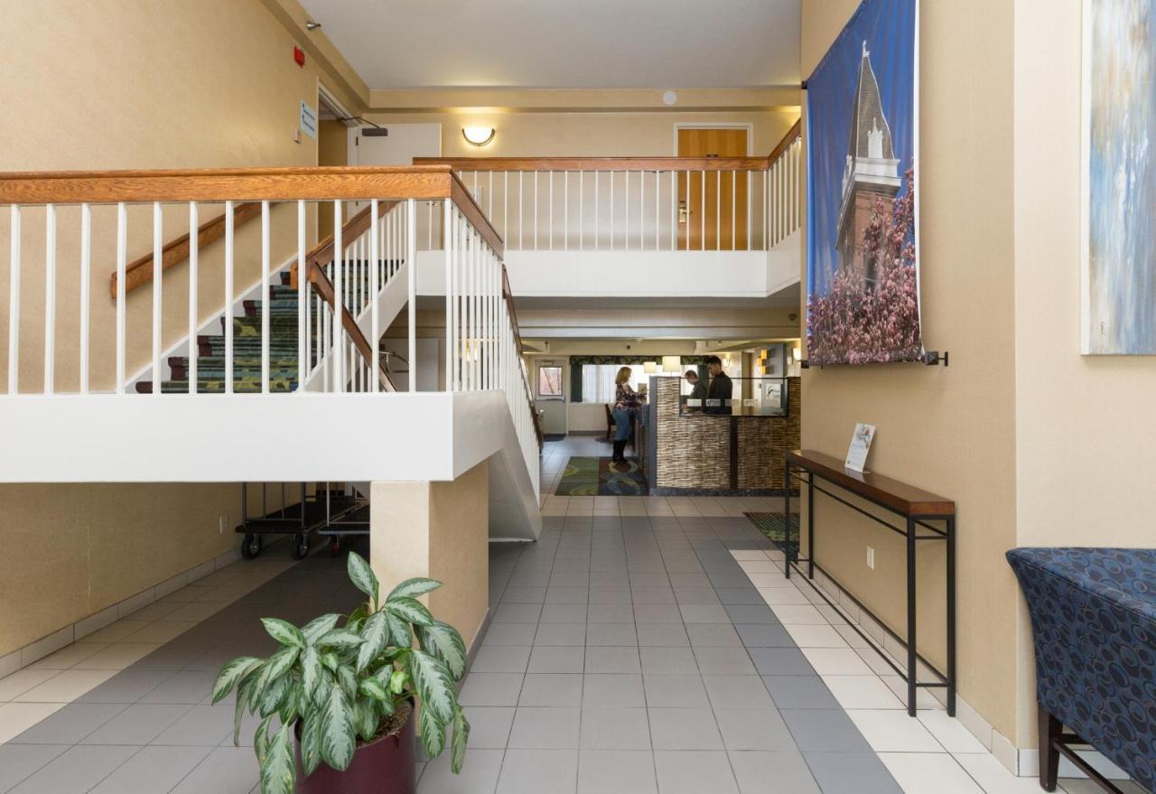 Holiday Inn Express Des Moines-At Drake University, An Ihg Hotel Exterior foto